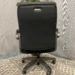 LA-Z-BOY Pneumatic High Back Office Chair in Black